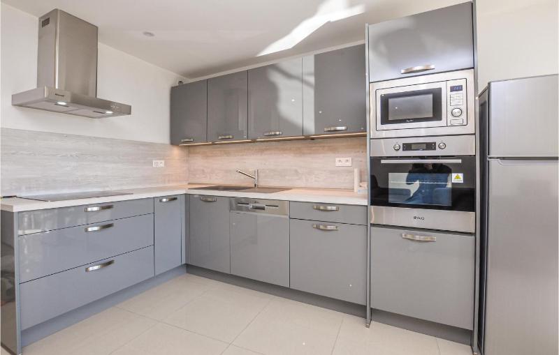 Amazing Apartment In Cannes With Wifi - image 6