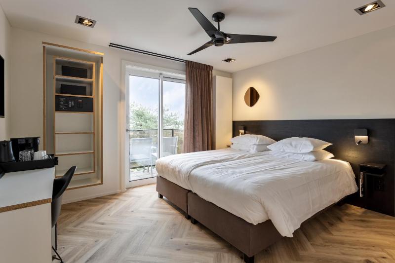 Deluxe Room image 1