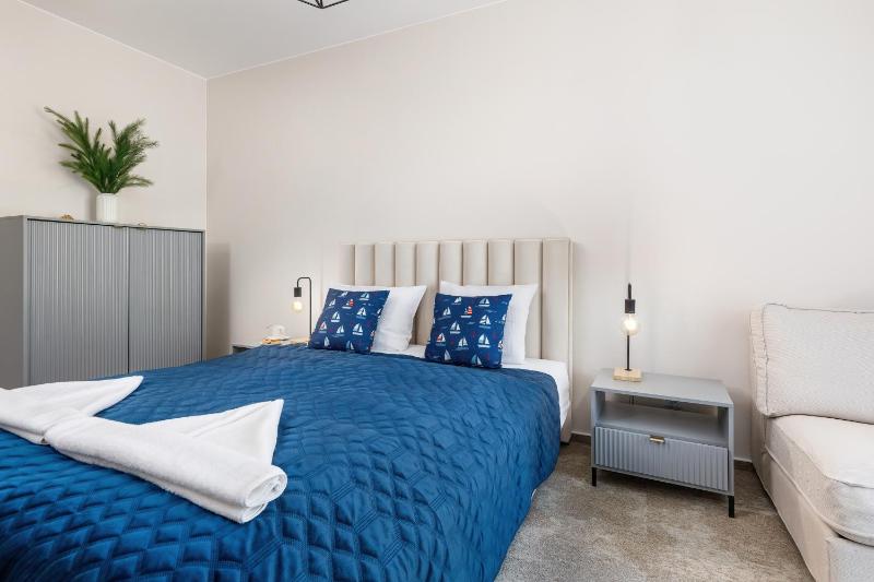 Dziwnów River Side Apartment with Balcony by Renters Prestige - image 8