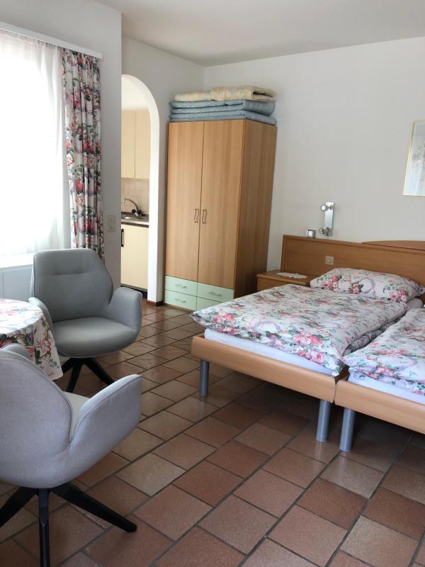 Twin Room image 1
