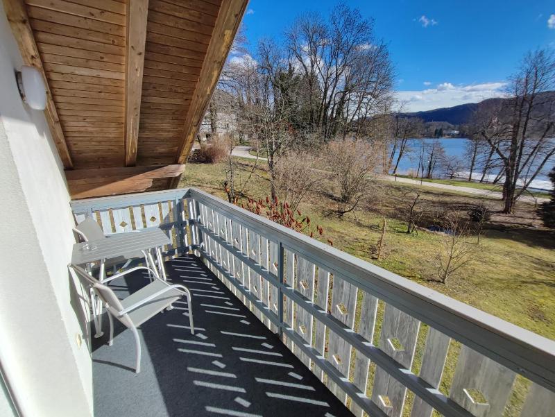 Double Room with Lake View image 3