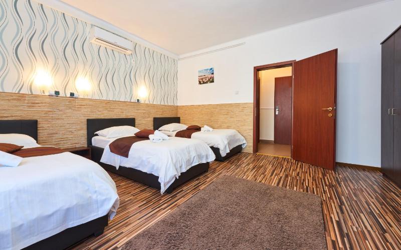 Triple Room image 1