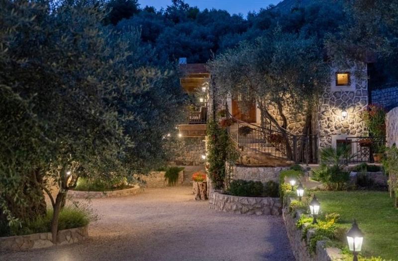 OLIVE QUEEN Rustic villa - image 6