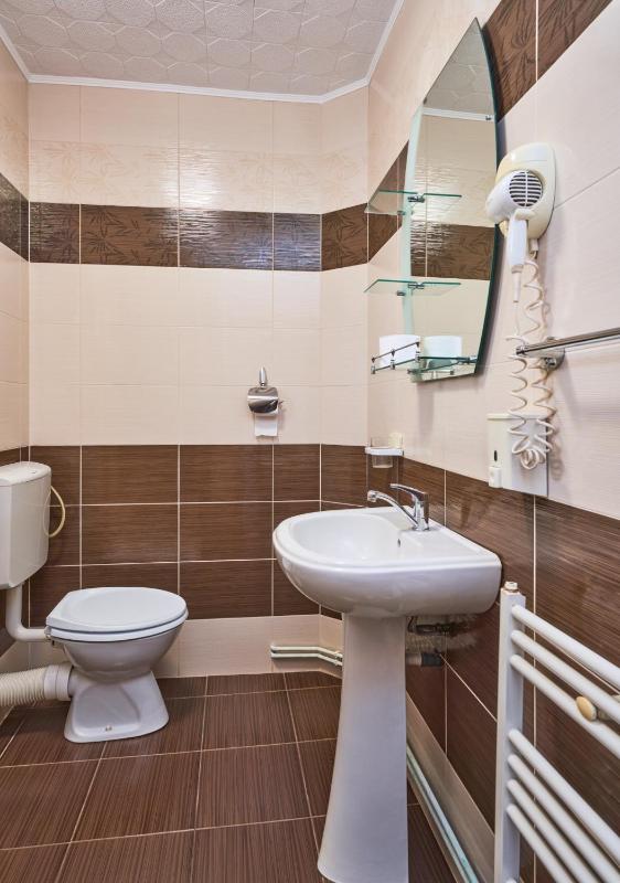 Twin Room image 3