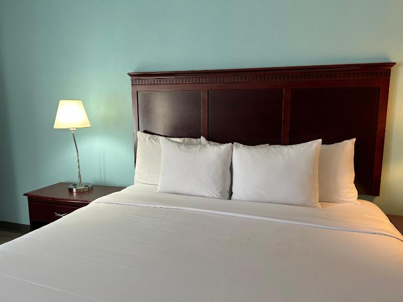 Double Queen Room image 3