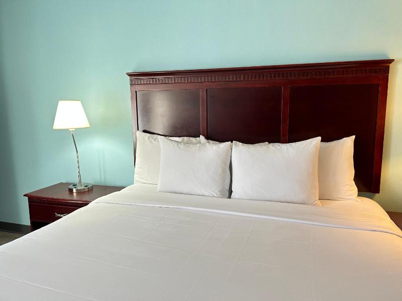 Double Queen Room image 2