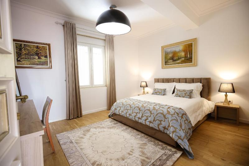 Ferdinand Hotel Rooms - image 2