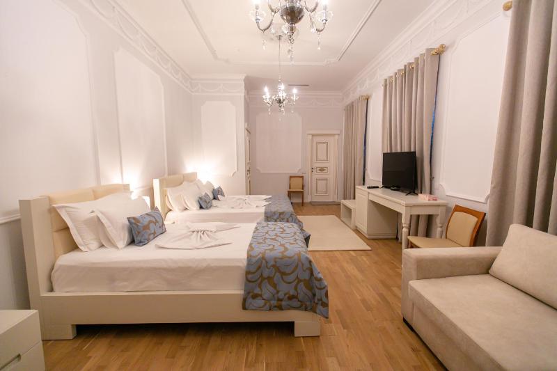 Ferdinand Hotel Rooms - image 16