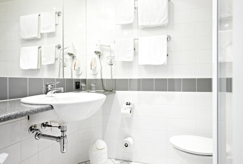 Business Single Room image 3