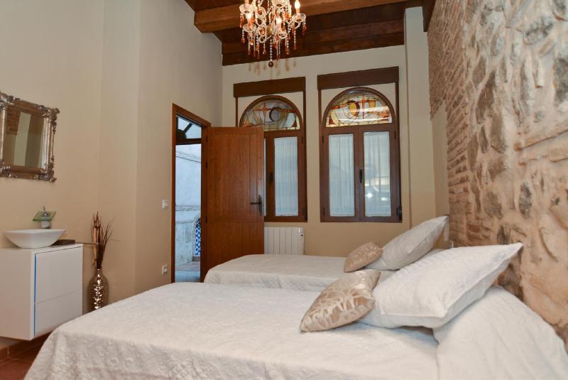 Deluxe Two-Bedroom Apartment image 1