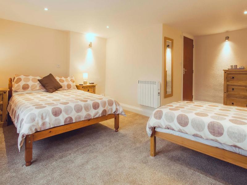 Double or Twin Room with Bathroom image 2