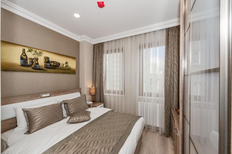 Alphonse Hotel - image 16
