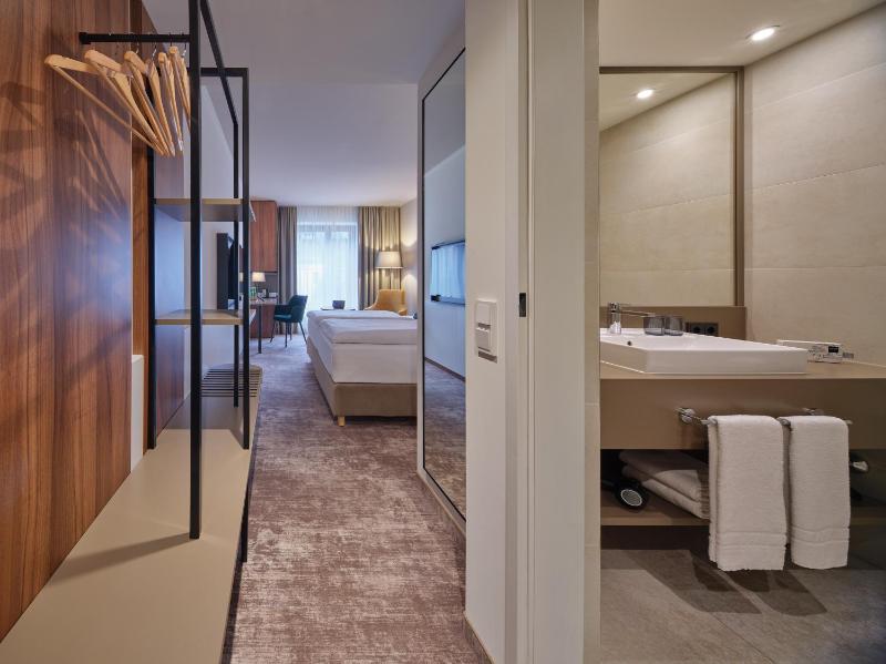 Superior Double or Twin Room image 3