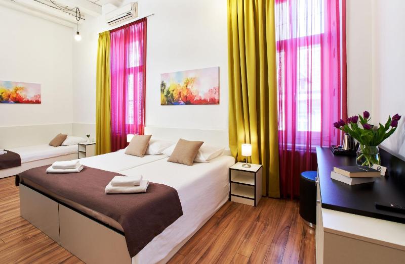Quadruple Room image 1