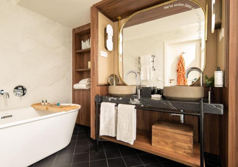 Junior Suite image 4