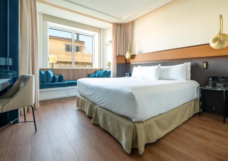 Premium Double Room image 4