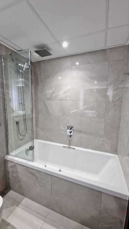 Deluxe Double Room with Extra Bed image 2