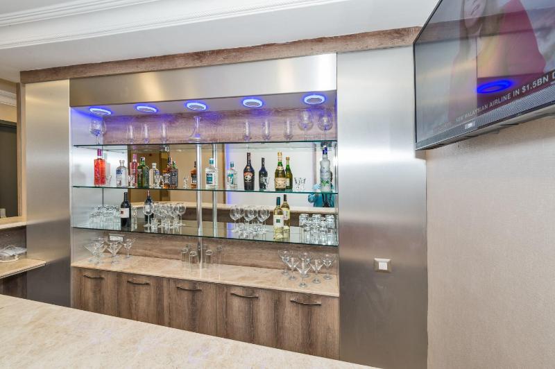 Alphonse Hotel - image 9
