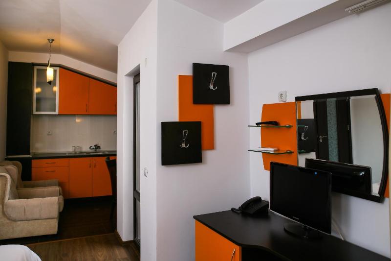 Two-Bedroom Suite image 4