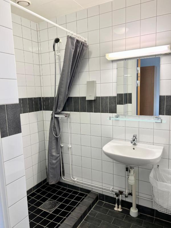 Double or Twin Room image 4