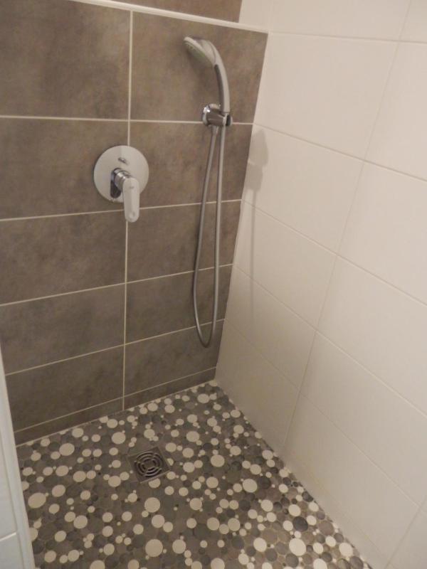 Single Room with Double Bed image 2