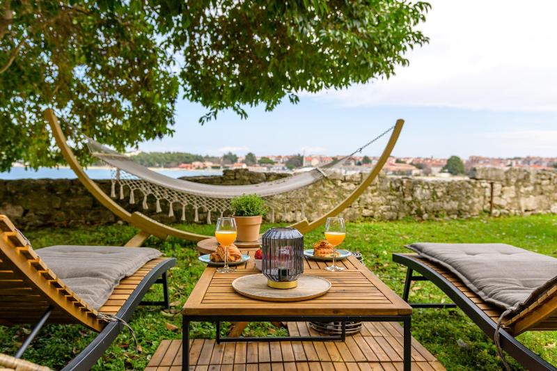 Exclusive Seafront Bacchus Apartment - image 13