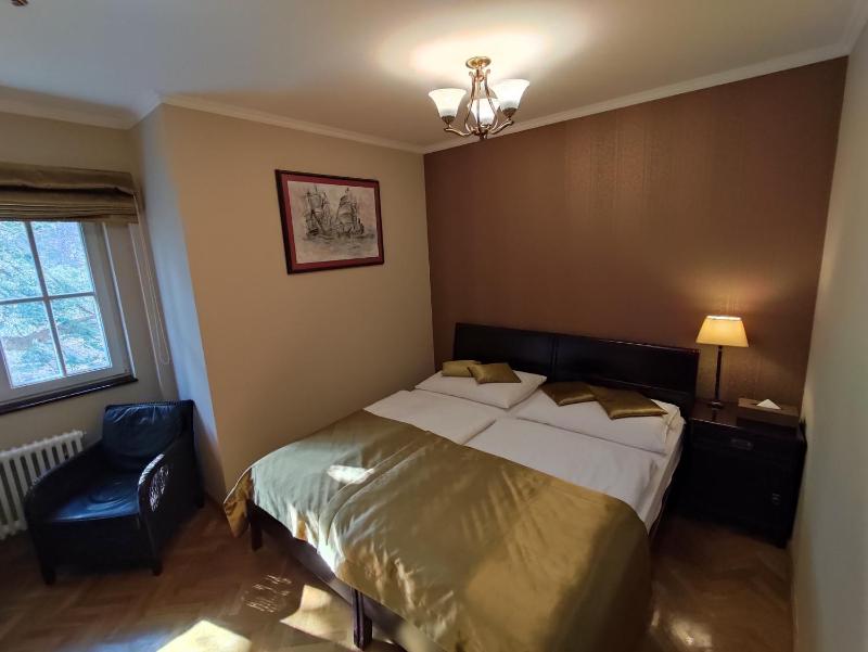 Standard Double or Twin Room image 4