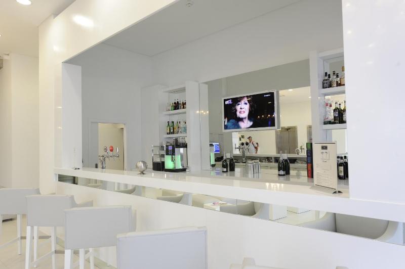 Kyriad Prestige Perpignan Centre Gare - image 16