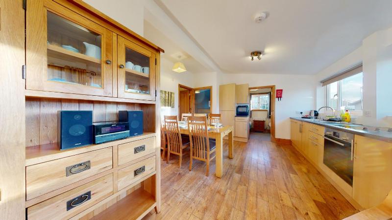 Three-Bedroom Lodge (6 Adults) image 4