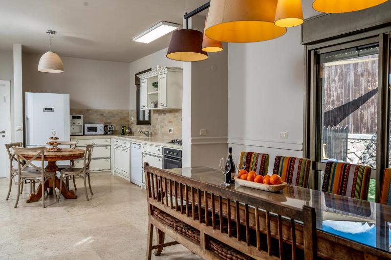Country Villa - Ella Sun - image 25