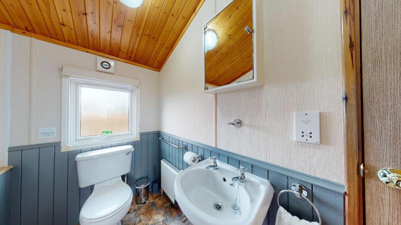 Chalet image 2
