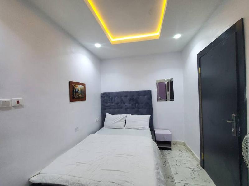 Spacious 2-bed Apt With 24hrs Power+ Unlimited Wi-Fi - image 12