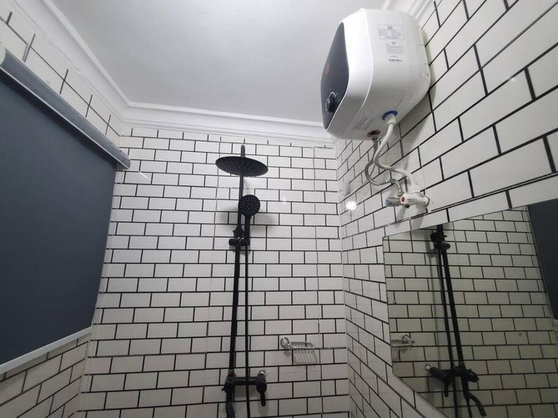Spacious 2-bed Apt With 24hrs Power+ Unlimited Wi-Fi - image 3
