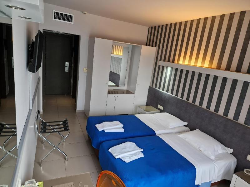 Single Room image 4