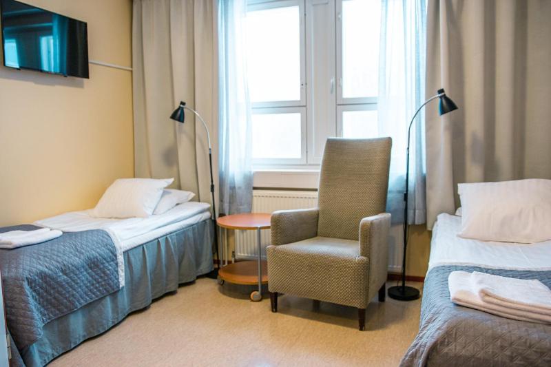 Standard Twin Room image 1