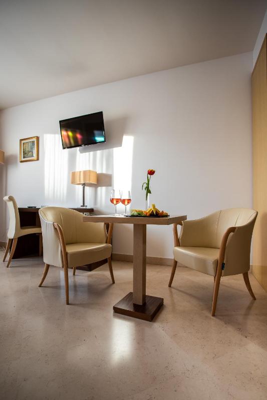 Superior Double or Twin Room image 4