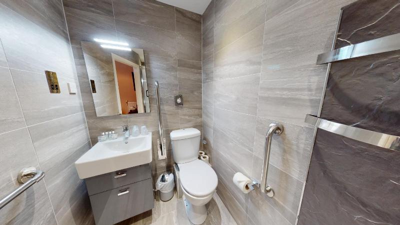 Twin Room - Disability Access image 3