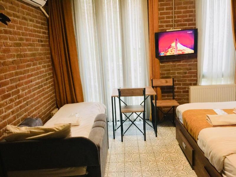 Comfort Triple Room image 1