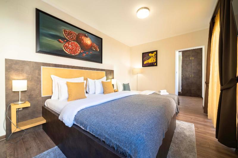 Standard Double/Twin Room with Extra Bed 