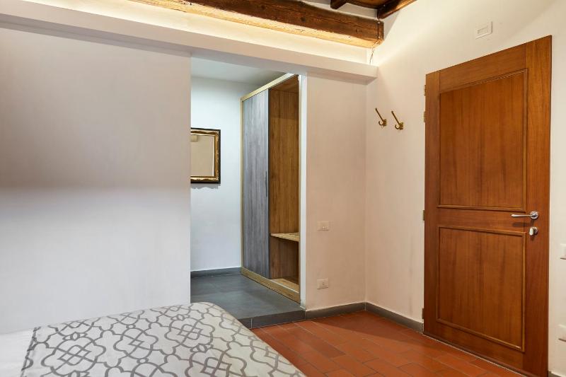 Double Room with Patio image 4