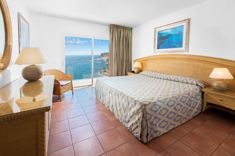 Double Room with Ocean View image 1