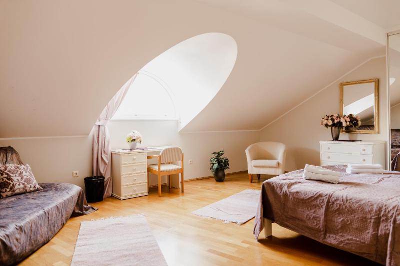 Dream Stay - Gorgeous two-level 3-Bedroom Apartment 170m2 - image 10
