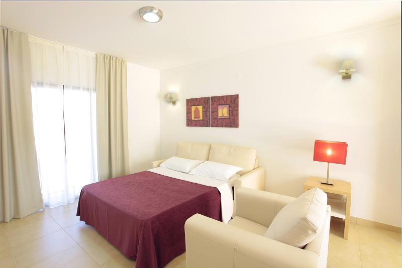 One-Bedroom Family Apartment (4 Adults) image 2
