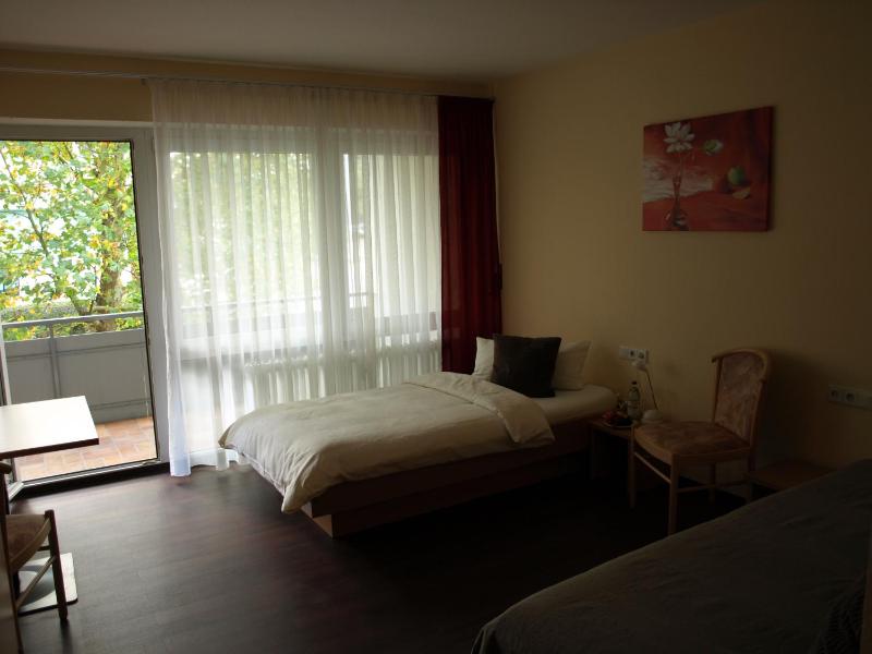 Double Room image 3