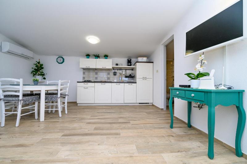 Apartment with Terrace image 2