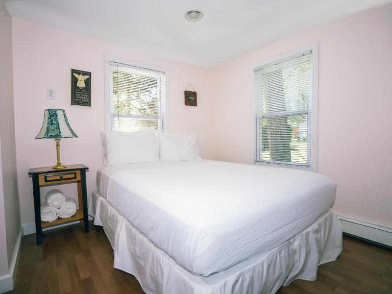 Cottage with Garden View - Pet Friendly image 1