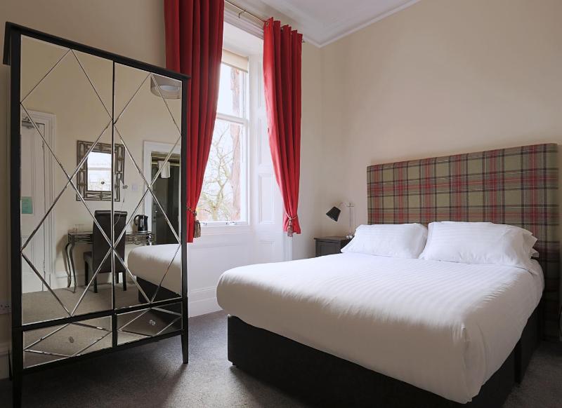 Standard Double Room image 2