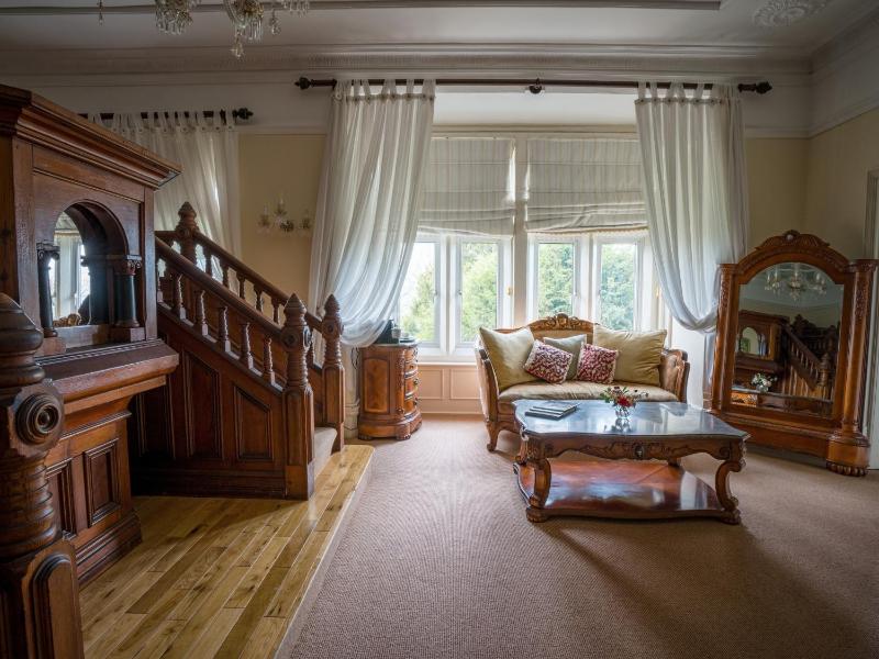 Deluxe Suite image 3