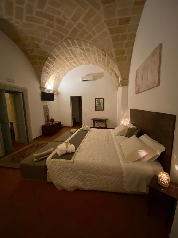 Superior Suite image 2