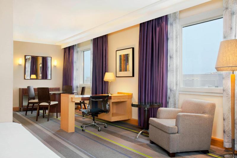 Junior Suite, Club lounge access, Junior Suite, 1 King image 1